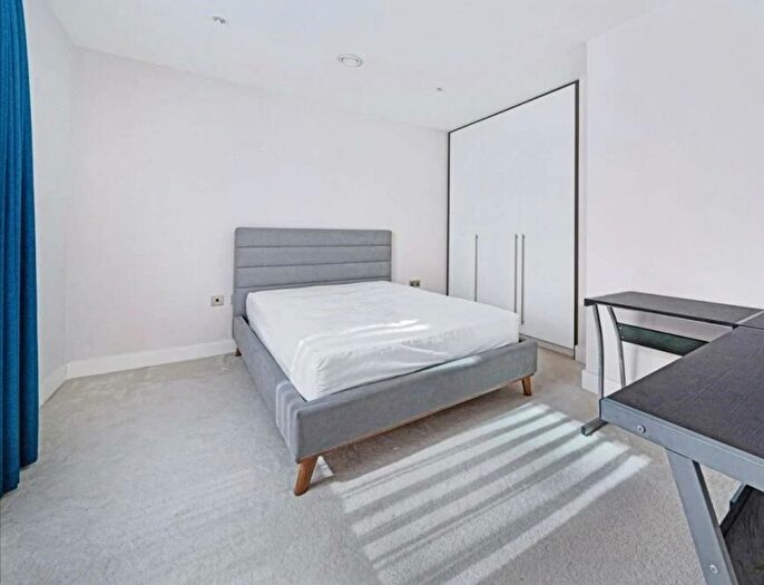2 Bedroom Flat To Rent In Patcham Terrace, London, SW8