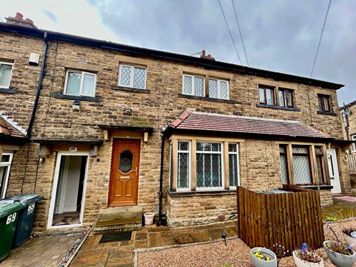 3 Bedroom Terraced House For Sale In St. Pauls Avenue, Bradford, BD6