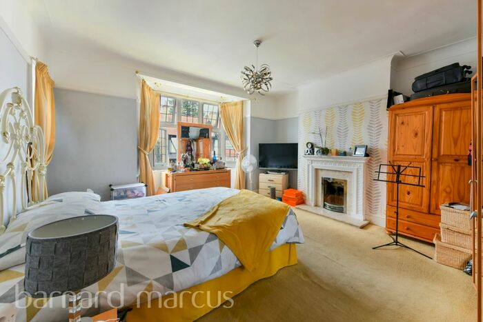 4 Bedroom Property To Rent In Penistone Road, London, SW16