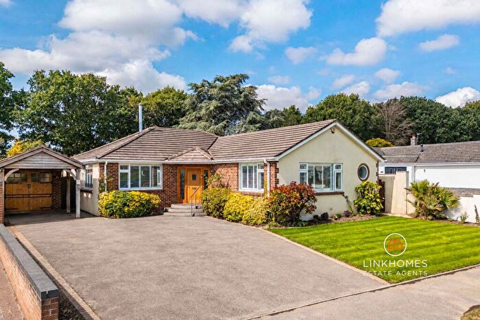 4 Bedroom Detached Bungalow For Sale In Newlands Way, Broadstone, BH18