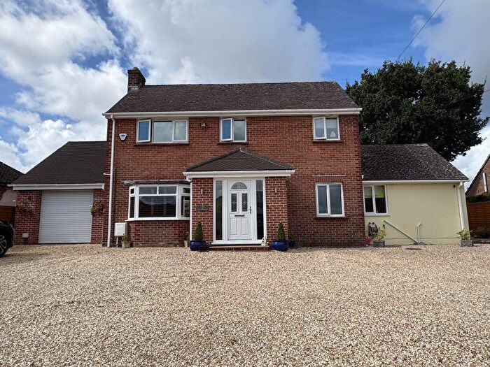 4 Bedroom Detached House For Sale In Old Furzebrook Road, Stoborough, Wareham, BH20