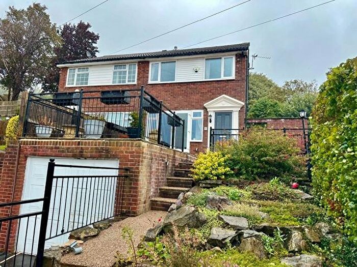 3 Bedroom Semi-Detached House For Sale In Crestfield Drive., Halifax, HX2