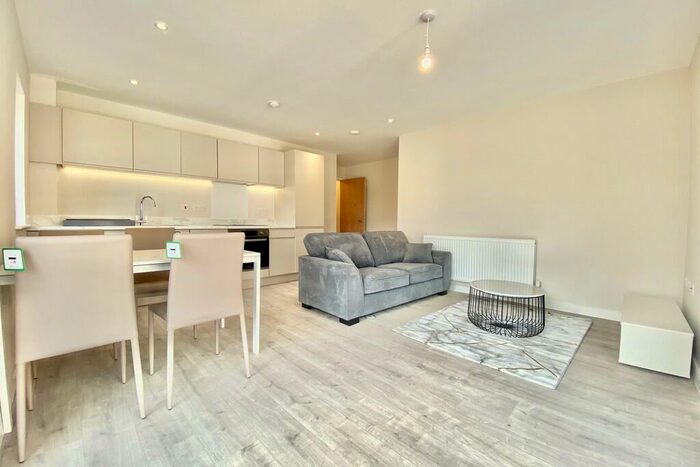 2 Bedroom Apartment To Rent In Green Quarter, Cross Green Lane, LS9