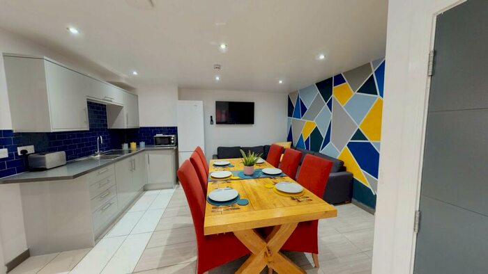 8 Bedroom House To Rent In Charter Avenue, CV4