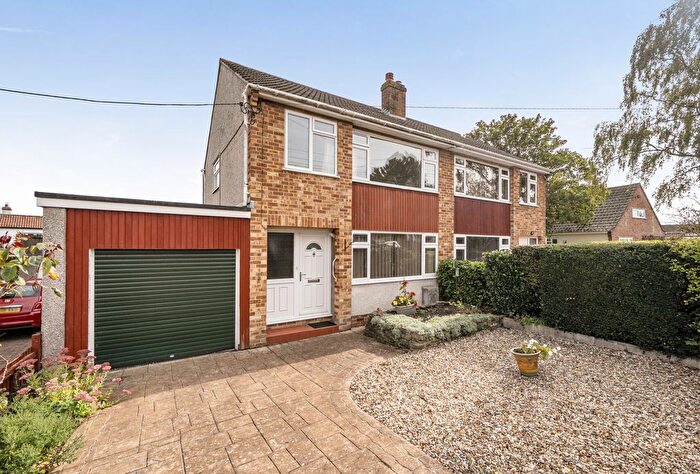 3 Bedroom Semi Detached House For Sale In Station Road, Winterbourne Down, Bristol, Gloucestershire, BS36