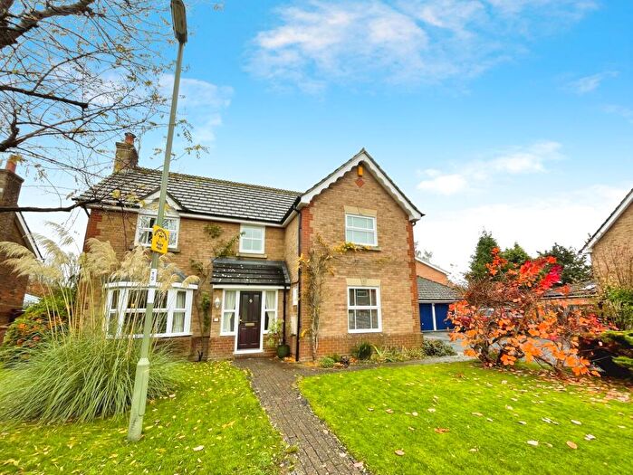 4 Bedroom Detached House For Sale In Magnus Drive, Basingstoke, RG22