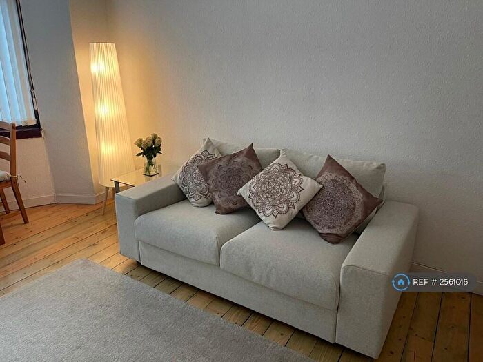 1 Bedroom Flat To Rent In Exeter Drive, Glasgow, G11