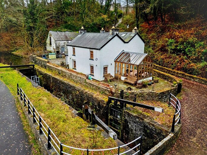 3 Bedroom Detached House For Sale In Henfaes Road, Tonna, Neath, SA11