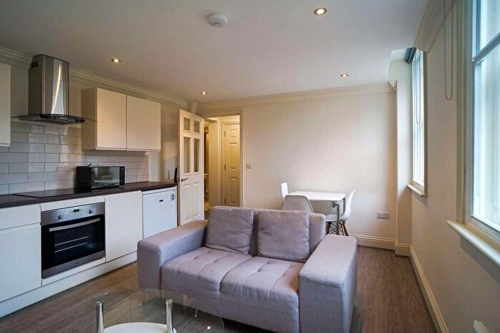 1 Bedroom Flat To Rent In Flat, St James Row, S1