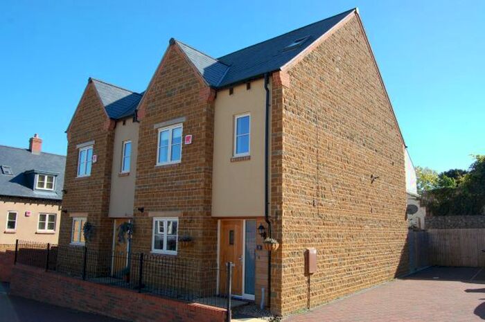 3 Bedroom Semi-Detached House For Sale In Brampton Row, Spratton, Northampton NN6