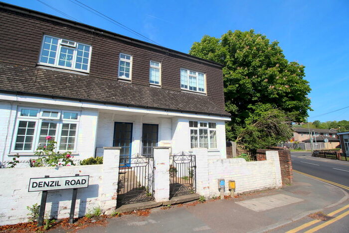 2 Bedroom Ground Flat To Rent In Denzil Road, Guildford, GU2