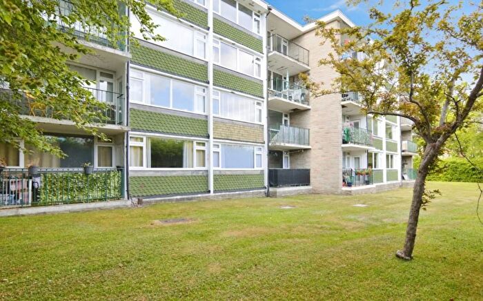 2 Bedroom Flat To Rent In Burford Court, Rances Lane, Wokingham, Berkshire, RG40