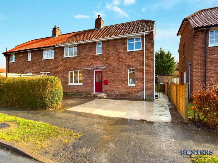 3 Bedroom Semi-Detached House For Sale In Denison Road, Pocklington, York, YO42