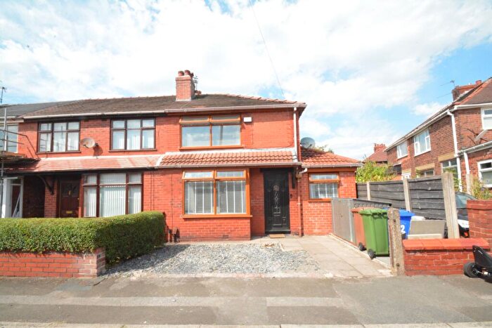 4 Bedroom End Of Terrace House For Sale In Thrapston Avenue, Audenshaw, M34