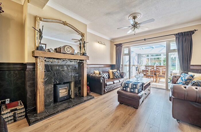 5 Bedroom Detached House For Sale In Crookham Road, Church Crookham, Fleet, Hampshire, GU51