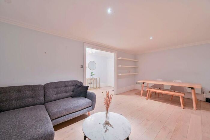 3 Bedroom Flat To Rent In Albany Street, Marylebone, London, NW1