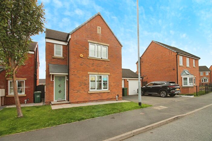 3 Bedroom Detached House For Sale In Swarcliffe Avenue, Leeds, LS14