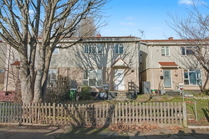 3 Bedroom Semi Detached House For Sale In Halcot Avenue, Bexleyheath, Kent, DA6