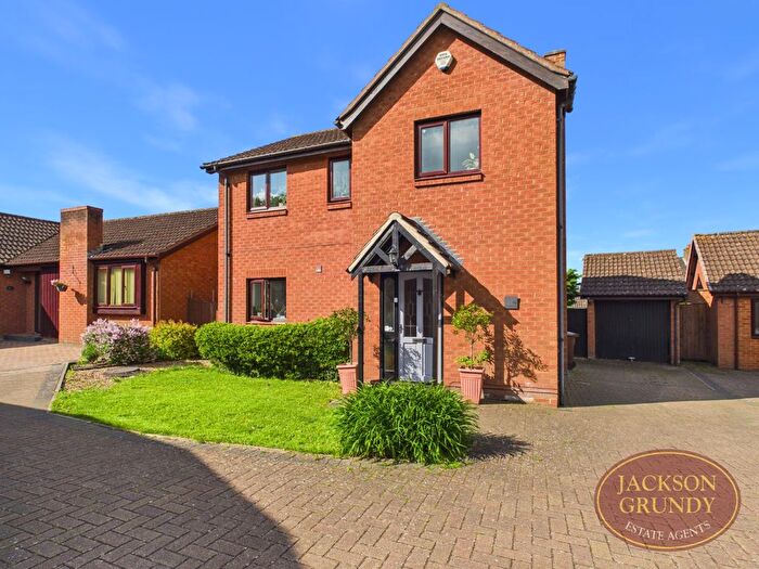 4 Bedroom Detached House To Rent In Whaddon Close, West Hunsbury, NN4