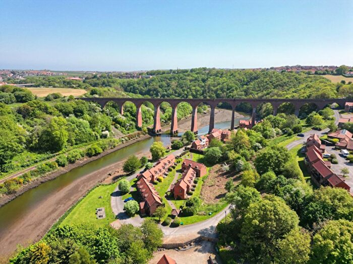 2 Bedroom Cottage For Sale In Endeavour Court, Captain Cooks Haven, YO22