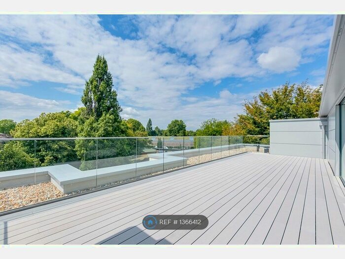 3 Bedroom Flat To Rent In Hurlingham Apartments, London, SW6