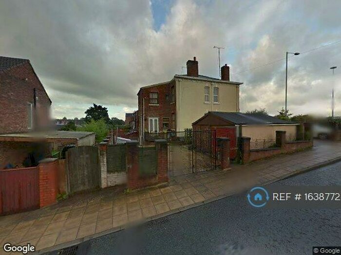 8 Bedroom End Of Terrace House To Rent In Brinnington Road, Stockport, SK1