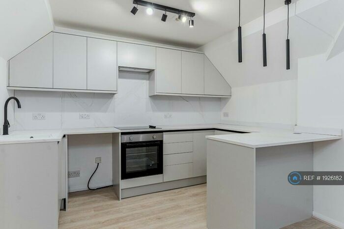 2 Bedroom Flat To Rent In Eastcheap, Letchworth Garden City, SG6