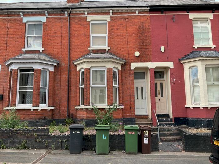 3 Bedroom Terraced House To Rent In Haden Hill, Wolverhampton, WV3