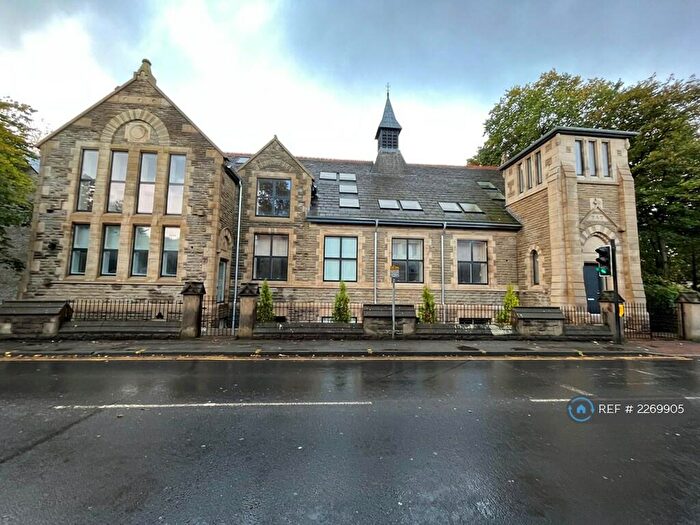 2 Bedroom Flat To Rent In Lea Gate, Bolton, BL2