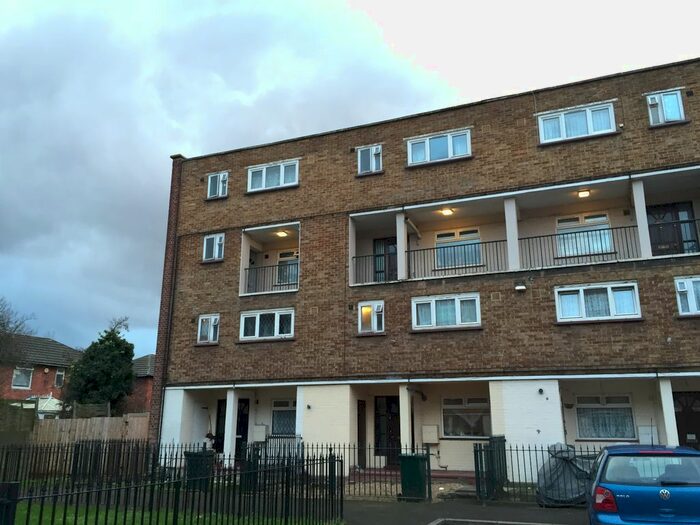 3 Bedroom Flat To Rent In Grange Road, London, E13