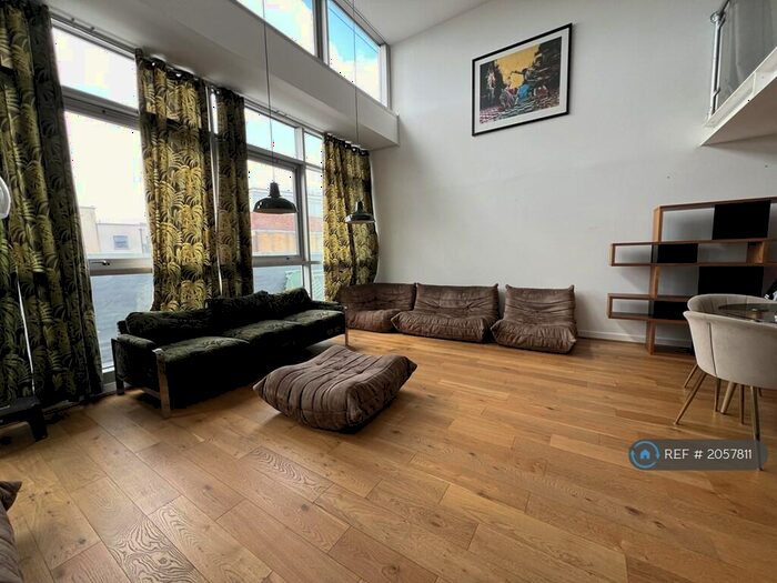 2 Bedroom Flat To Rent In King Edward's Road, London, E9