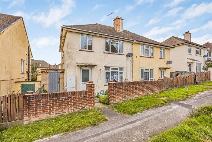3 Bedroom Semi-Detached House For Sale In Blakemere Crescent, Paulsgrove, PO6
