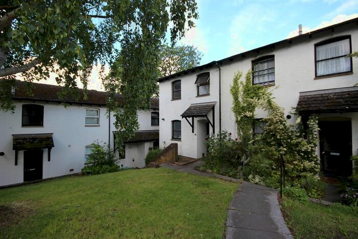 3 Bedroom End Of Terrace House To Rent In Glenthorne Road, Exeter, EX4