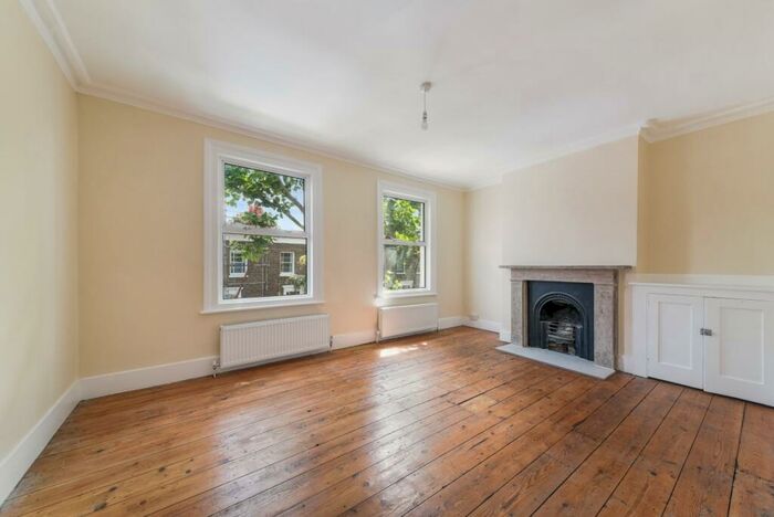 3 Bedroom Terraced House To Rent In Chadwick Road London, SE15