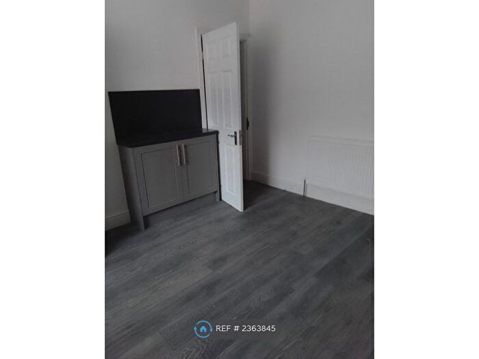 4 Bedroom Terraced House To Rent In Colwyn Road, Leeds, LS11