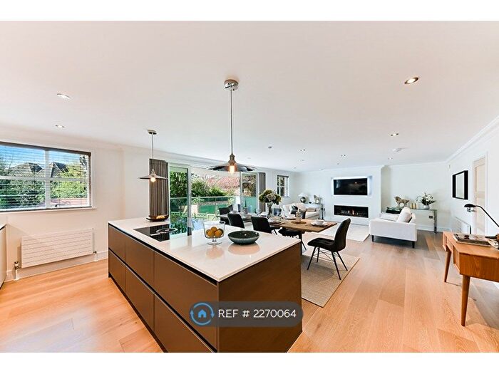 2 Bedroom Flat To Rent In Clifton Road, London, SW19