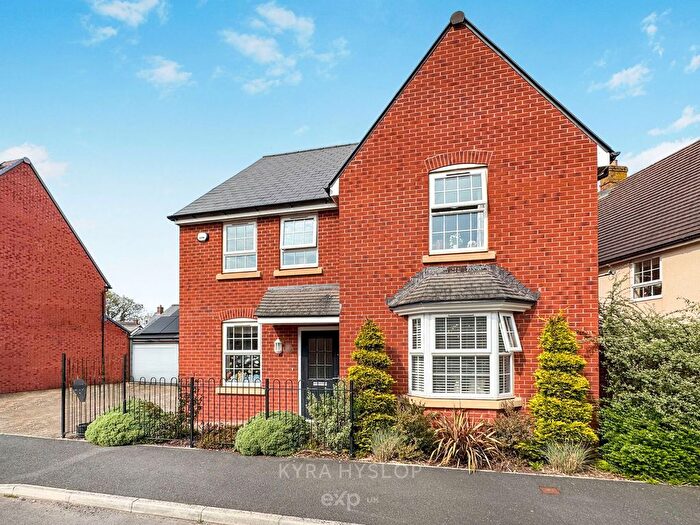 4 Bedroom Detached House For Sale In Sandoe Way, Westcylst, Exeter, EX1