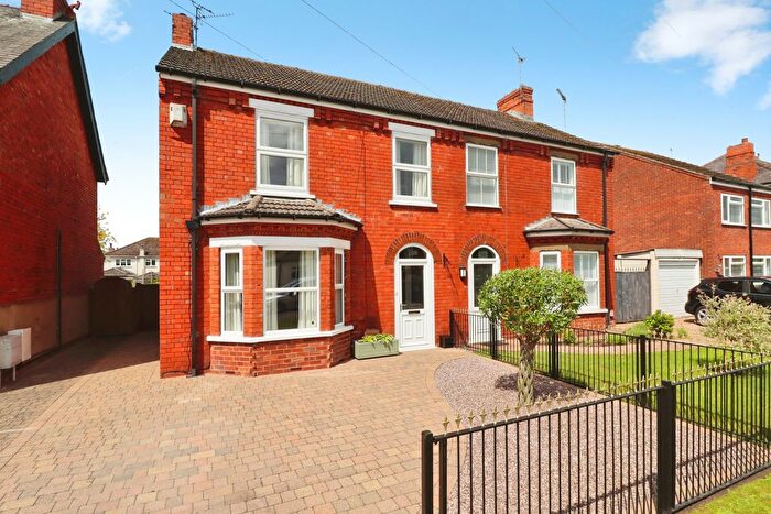 3 Bedroom Semi-Detached House For Sale In Hykeham Road, Lincoln, LN6