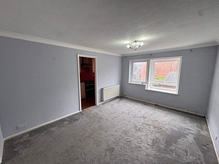 1 Bedroom Flat To Rent In Pennycroft, Pixton Way, Croydon, Surrey, CR0