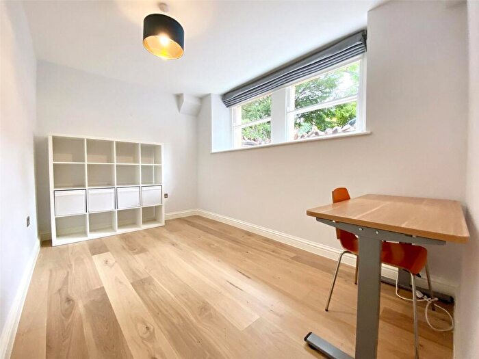 3 Bedroom Apartment To Rent In Clifton, Priory Road, BS8