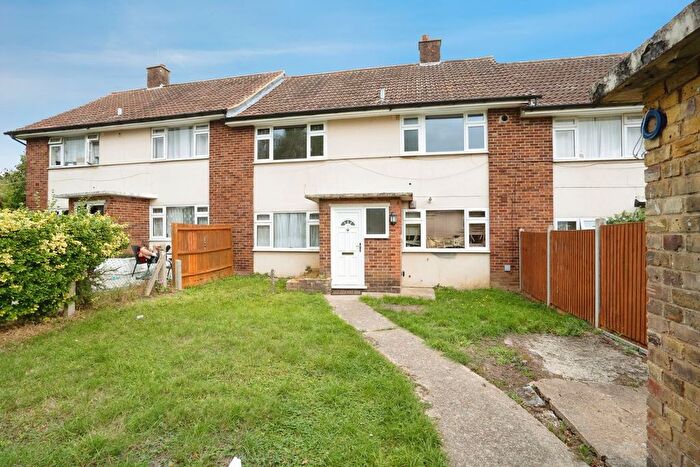 2 Bedroom Maisonette For Sale In Southbourne Gardens, Ruislip, HA4