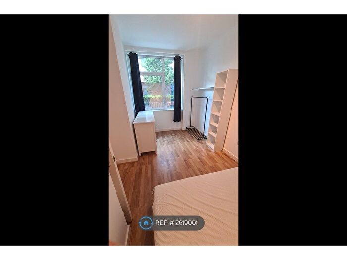 2 Bedroom Flat To Rent In Aqua Apartments, London, N4