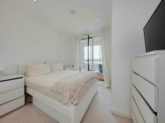 1 Bedroom Flat For Sale In Rendel Apartments, Lockside Way, Royal Docks, E16