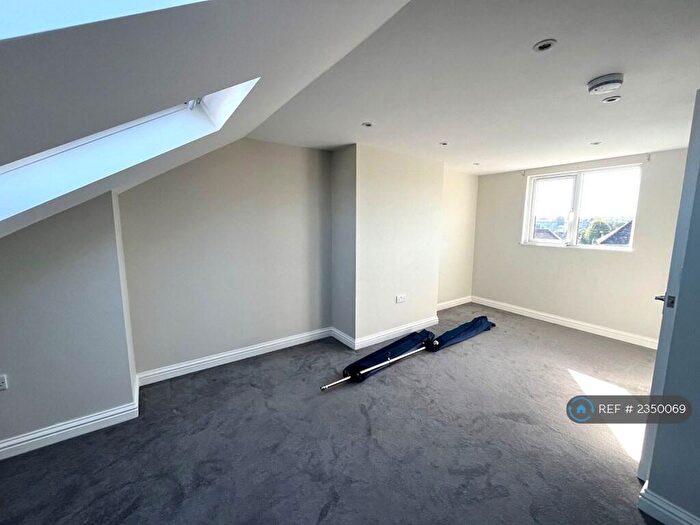 4 Bedroom Terraced House To Rent In Grove Park Avenue, Bristol, BS4