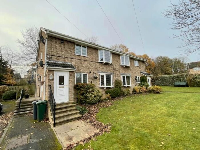 2 Bedroom Flat To Rent In Lakeside Court, Lindley, Huddersfield, HD3