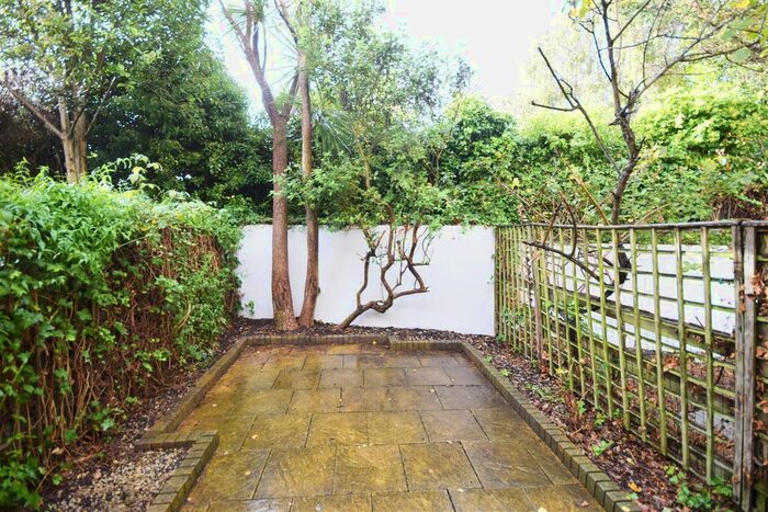 3 Bedroom Terraced House To Rent In Lion Road, Twickenham, TW1