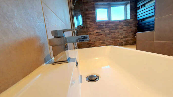 2 Bedroom Town House To Rent In Worsley Road, Eccles, M30