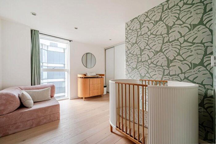 2 Bedroom Flat For Sale In Dance Square, London, EC1V - Photo 8