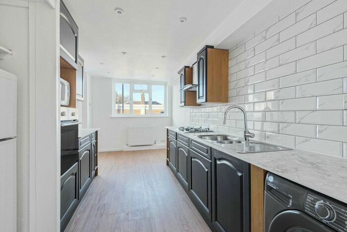 2 Bedroom Flat To Rent In Hertford Road, London, N1