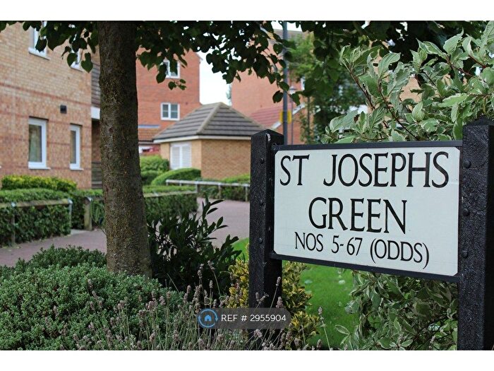 2 Bedroom Flat To Rent In St Josephs Green, Welwyn Garden City, AL7